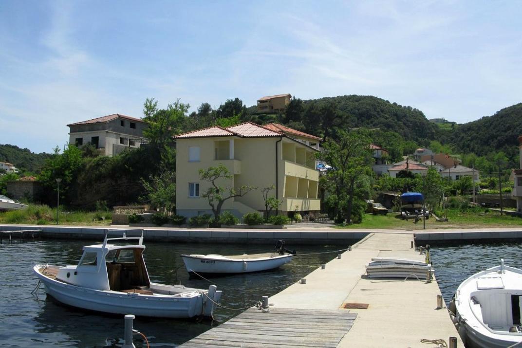 Apartments By The Sea Supetarska Draga - Donja, Rab - 11769 Екстер'єр фото