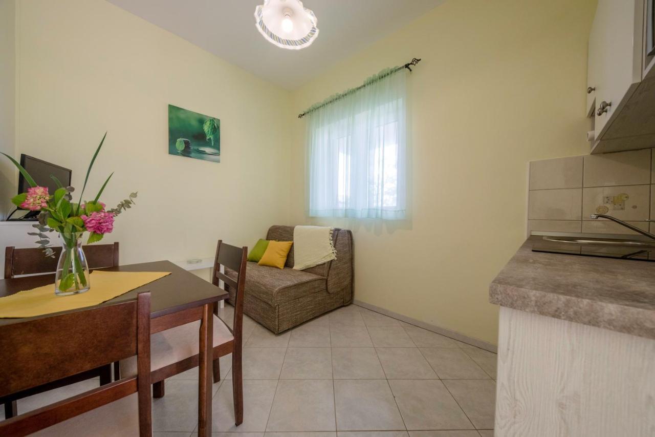 Apartments By The Sea Supetarska Draga - Donja, Rab - 11769 Екстер'єр фото
