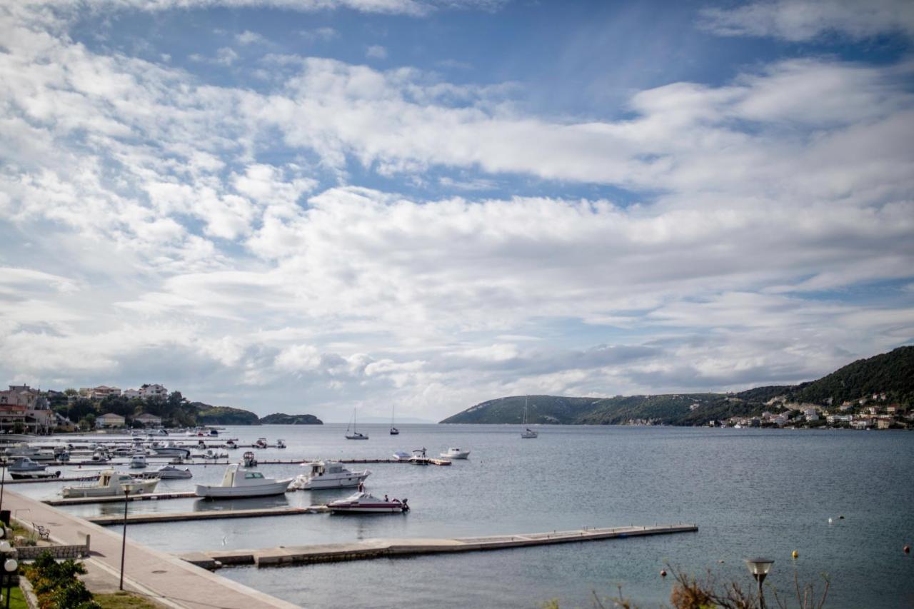Apartments By The Sea Supetarska Draga - Donja, Rab - 11769 Екстер'єр фото