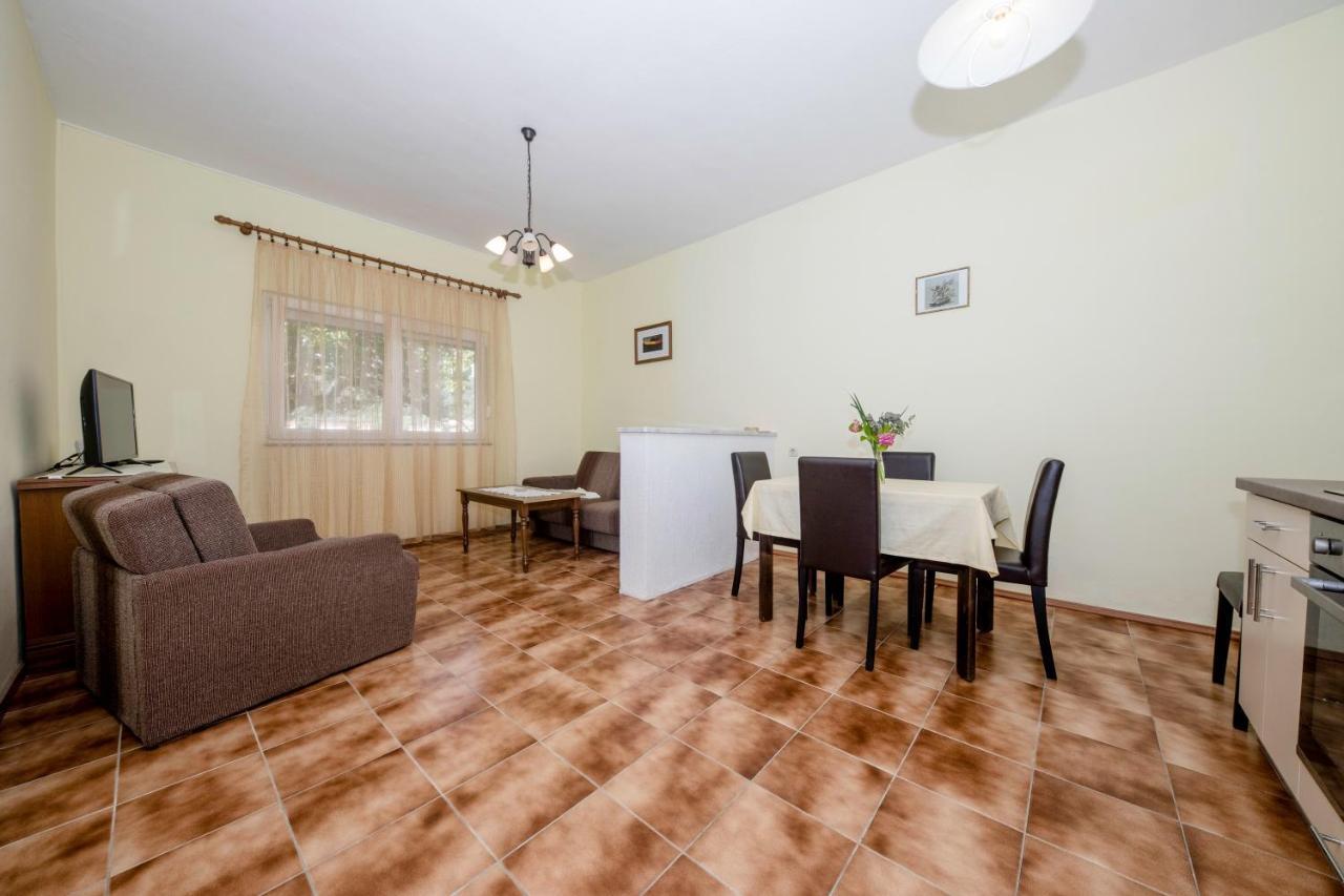 Apartments By The Sea Supetarska Draga - Donja, Rab - 11769 Екстер'єр фото